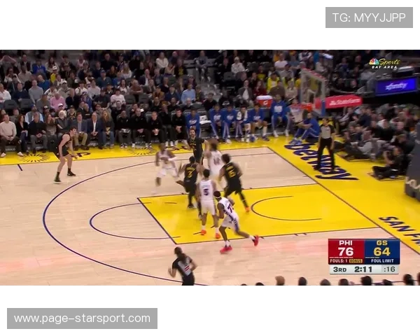 76人马克西突破强硬，篮下对抗吃满